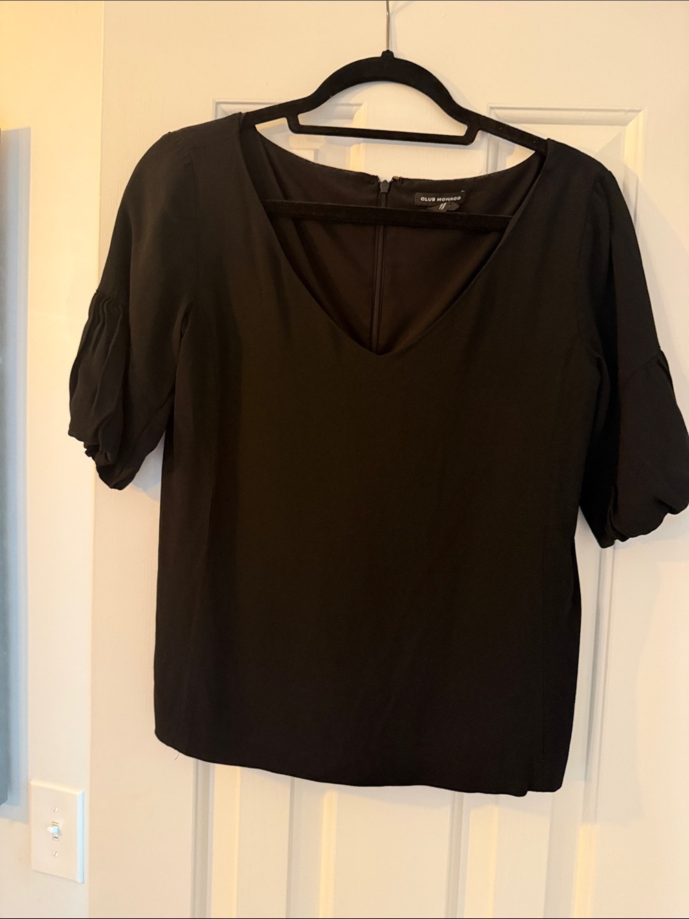 Club Monaco Black V-Neck Puff-Sleeve Blouse